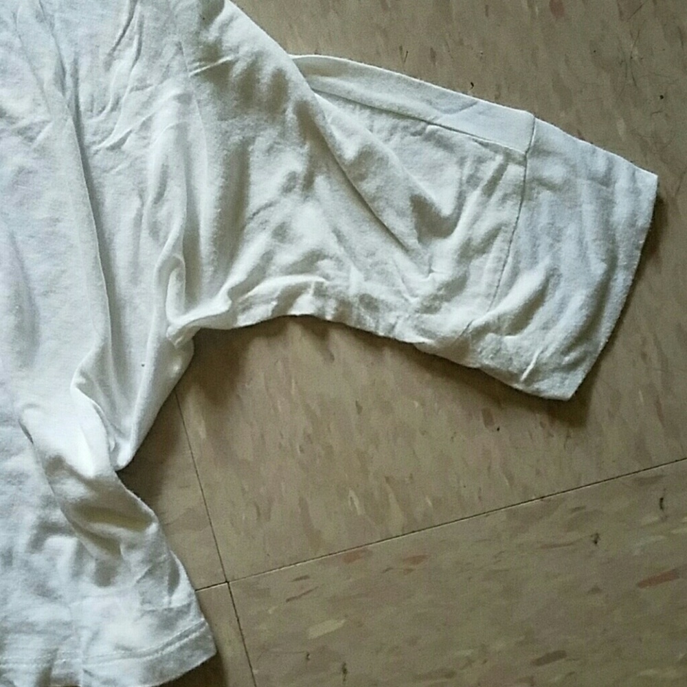 Batwing T-shirt - Picture 4 of 4